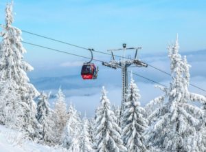 Lyžovanie v Beskydách má svoje čaro. Odmenou za prejdené kilometre bude wellness