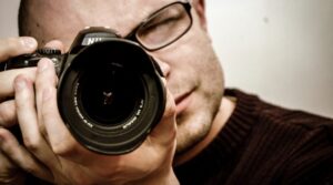Mrkli ste počas fotenia? Pomôže vám umelá inteligencia
