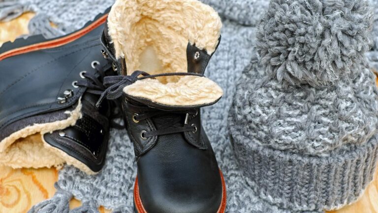Ako odstrániť soľ z topánok: koža, semiš aj textil